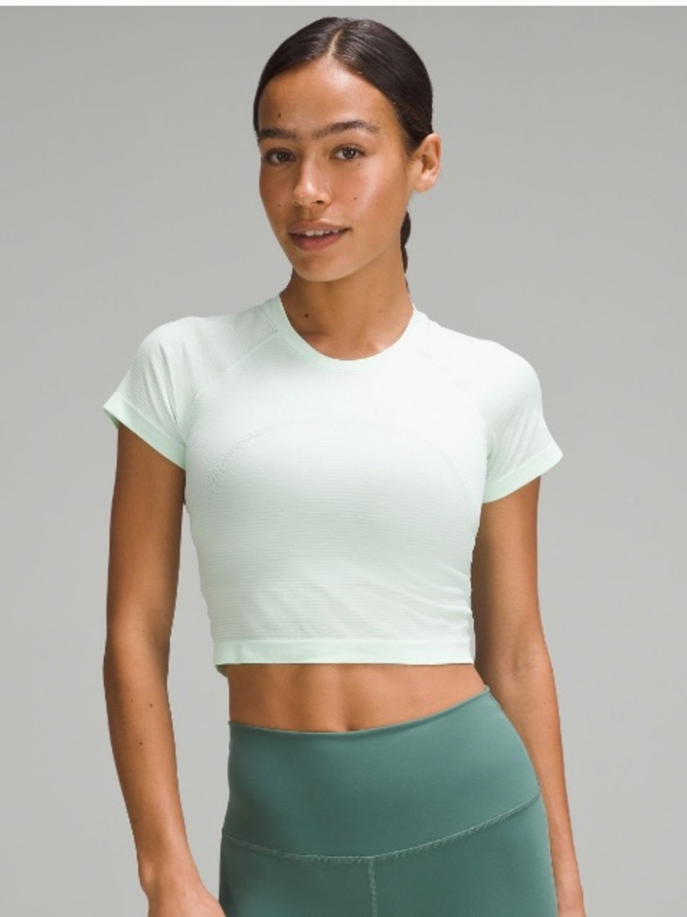 Lululemon Swiftly Tech Cropped Short-Sleeve
Shirt 2.0 | size 8 | MINT MOMENT